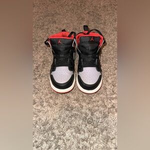 Jordan 1 retro Mid